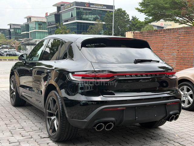 2023 Porsche MACAN T (TOURING) with RED INTERIOR - 4