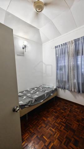 Room to let. 1