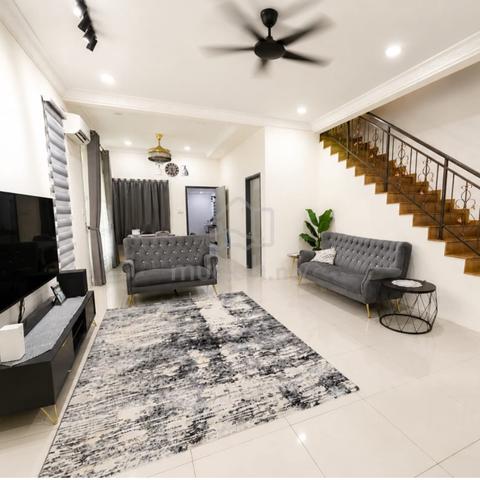 Taman Gemilang, Maang for sale 1