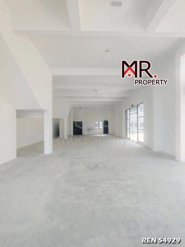 FACING MAIN ROAD @ 3 Storey Semi-D Shop Lot Kiara Central FOR RENT 1