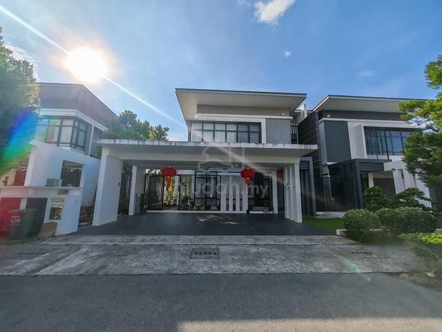Double Storey Semi Detached at La Promenade 1