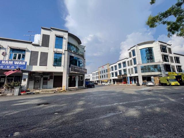 Lagenda Putra Kulai Corner Shoplot For Sales 1