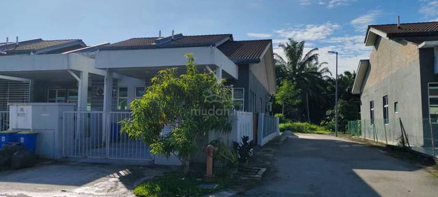 Single Storey End Lot Terrace in Taman Bentara jalan Murai 1
