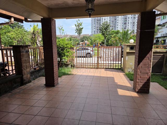 House for sale at Jalan Arca, Bukit Jelutong 1