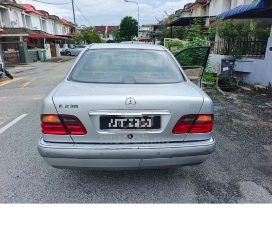 1995 Mercedes Benz 230E 2.0 W114 (M) - 2