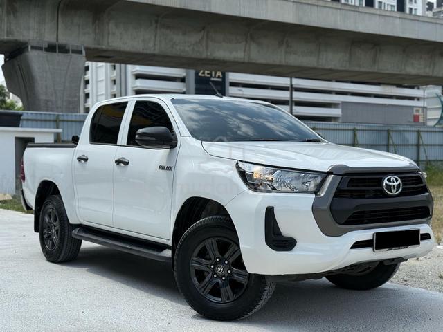 Toyota HILUX 2.4 E(A)WARRANTY TIL 2027 F/LON 1/OWN - 1