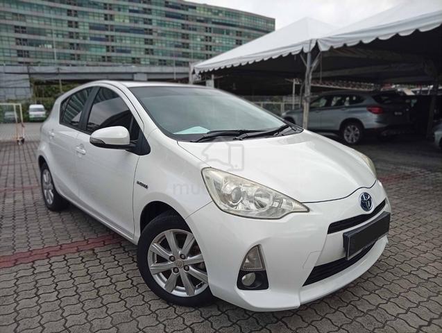 2013 Toyota PRIUS C 1.5 (HYBRID) (A) - 1