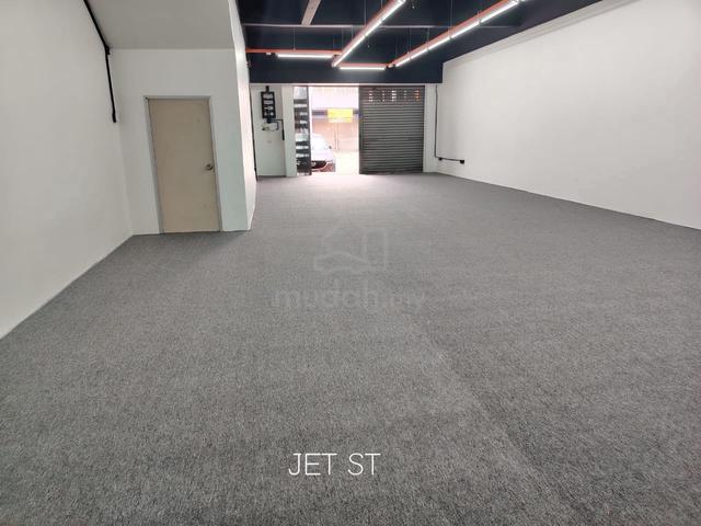 Bandar Puteri 22X70 Ground floor - Suitable for office , F&b etc Use. 1