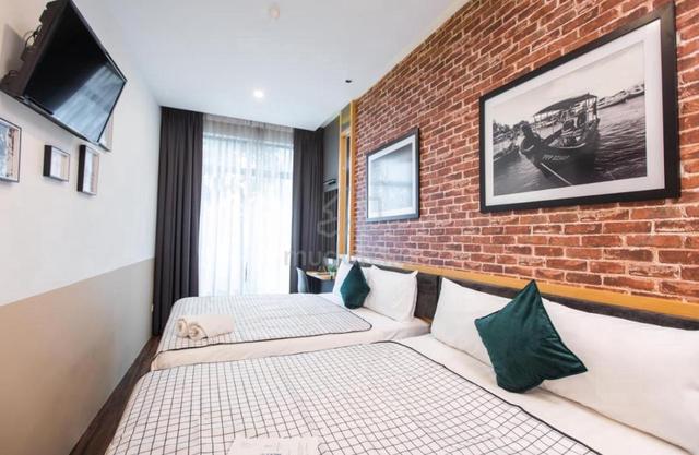 5 Storey Georgetown Hotel Building UNESCO Beach Street with Rooftop 1