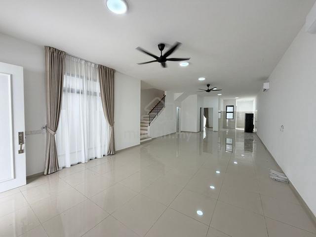 Rent /Eco Botanic 3 @ The Commune /Gated & Guarded/Partial Furnished 1