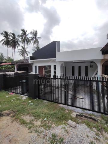 Rumah teres depan sekolah ghafar babe masjid tanah untuk dijual 1