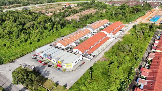 Rumah Double Story Tanjung Lumpur 3