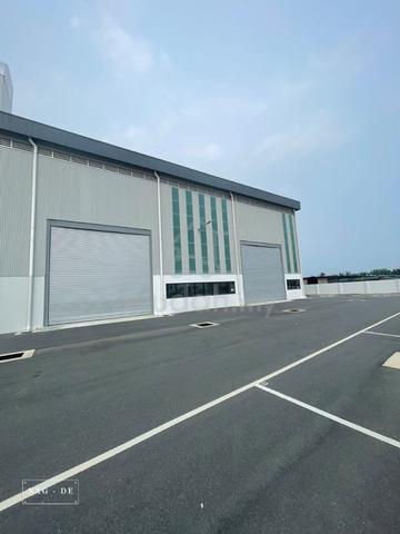Corner Lot With Huge land!! 3 Storey Semi D Factory Rent Pulau Carey 1