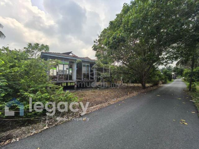 1.8km ke SK dan SMK Kampung Bahagia, Kampung Bahagia 1