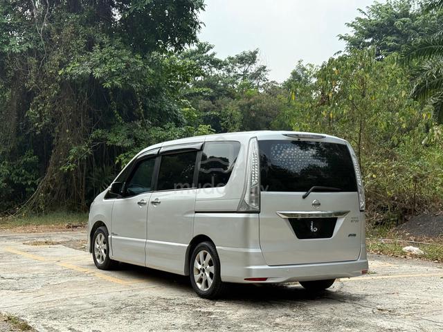2013 Nissan SERENA 2.0 S-HYBRID HIGHWAY STAR - 4
