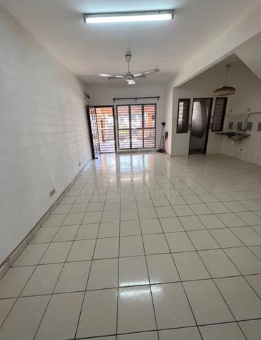 TAMAN AMANSIARA SELAYANG GROUND FLOOR RAWANG 1100 sqft FOR SALE 1