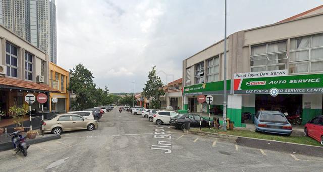 Pusat Bandar Putra Permai Seri Kembangan shoplot for sale 1
