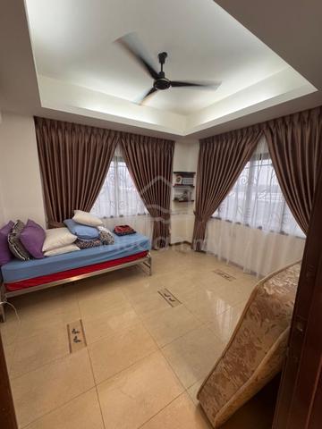 Danga View Apartment 1