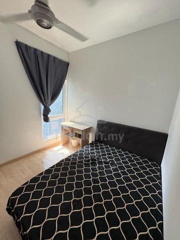 Fully Furnished Single and Middle Room at The Holmes Bandar Tun Razak 1