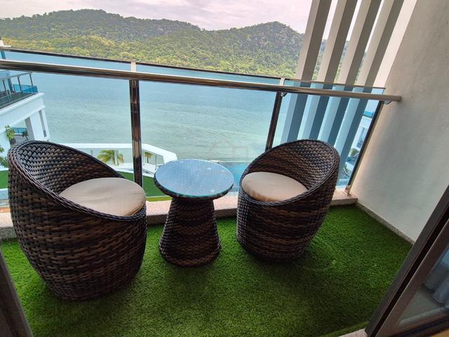 Queens Residences Q1 @ Queens Waterfront 1