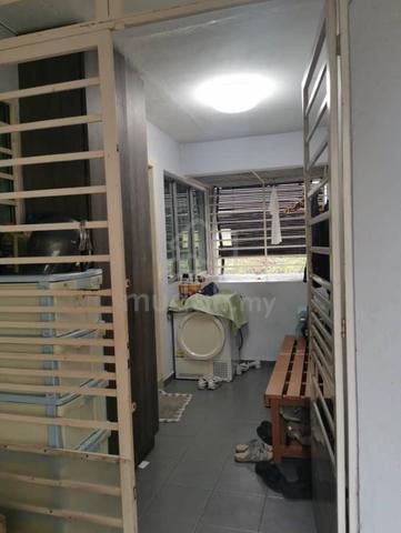 Flat Taman Mawar 3