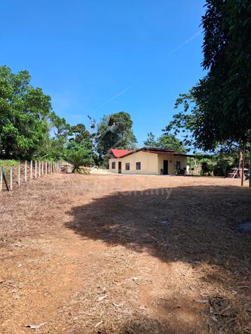 Tanah serta rumah di Ayer Pa'abas Alor Gajah Melaka 1