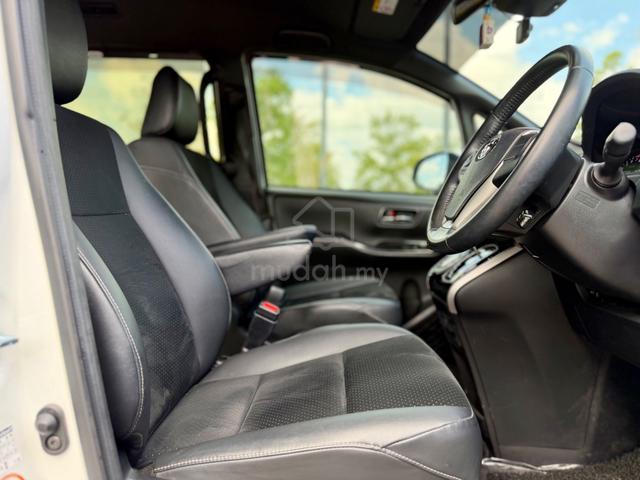 FULL LOAN 2021 Toyota VOXY 2.0 ZS KIRAMEKI III (A) - 5