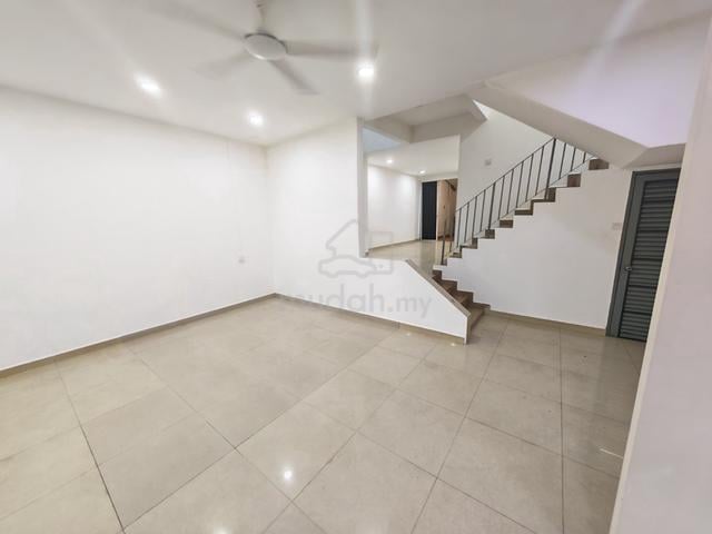 Oug 2 Storey Terrace House with High Ceiling For Sale 1