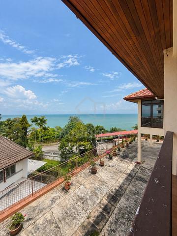 Double-Story Seaview Bungalow in Tanjung Bungah. 1