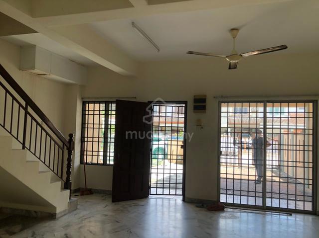 Subang Jaya Putra Heights (Putra Bahagia) Next to Palyground 1