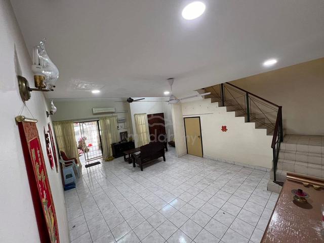 Hot Deal!! 2 Storey Terrace With Partially Furnished For Rent 1
