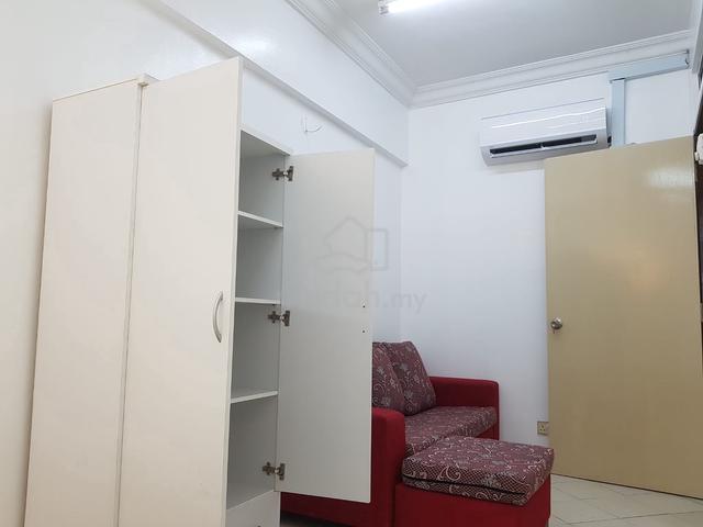Fully furnished room with aircond at Regency Condominium Klang 4