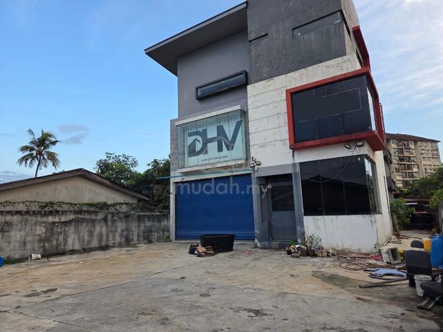Puchong Perdana 3 story semi-D factory/warehouse indah intan For Rent 1