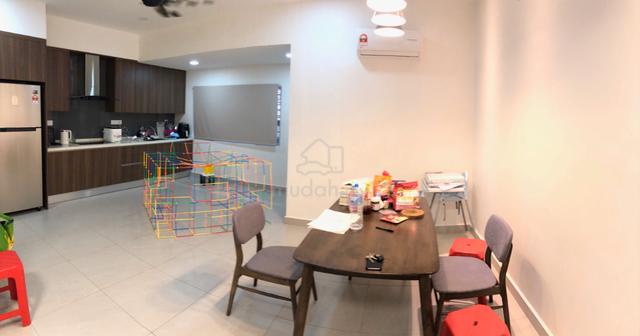 SL6 Fully Renovated 2 Storey House 4