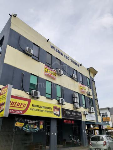 Corner Sungai Buloh Saujana Utama Ground Floor Shop FACING ROAD 2