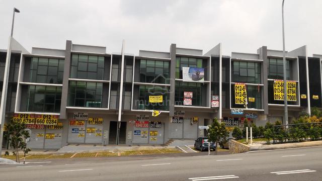Bukit Serdang shop & office for rent 1