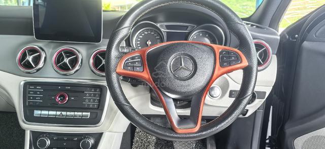 2017 Mercedes Benz GLA200 (CBU) 1.6 (A) - 4