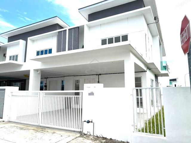 Corner Lot 2 Storey Terrace Alaris Nusari Bayu 2, Sendayan FOR SALE 1