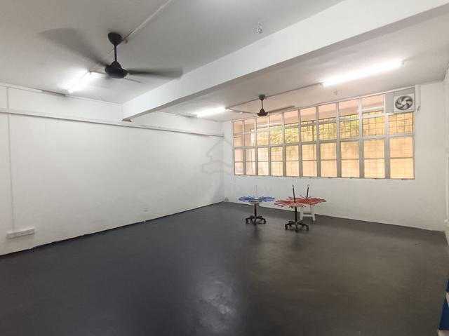 1st Floor Store Room Space For Rent Near LRT USJ21 1