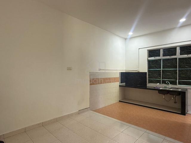 Kempas Indah single storey Setia Tropika 3 Bed Partially Furnished CIQ 5