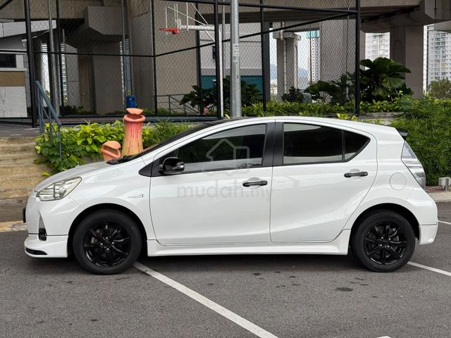 2014 Toyota PRIUS C 1.5 TRD SPORTIVO (HYBRID) (A) - 4