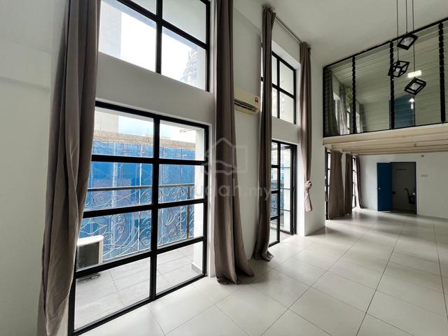 Empire City, Colonial Loft 1