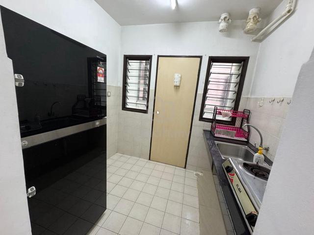 Mandarina Court 1