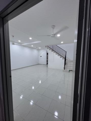 Rumah Untuk Disewa - Taman Tasik Indah, Kluang 1