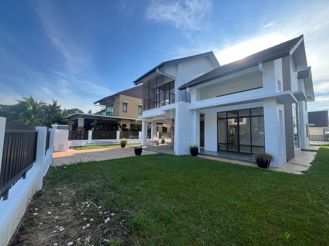 2 storey bungalow Laman Permai Seksyen U5 Subang Bestari Shah Alam 1