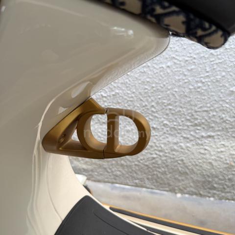 Vespa 946 Christian Dior Limited Edition - photo 13 of 20