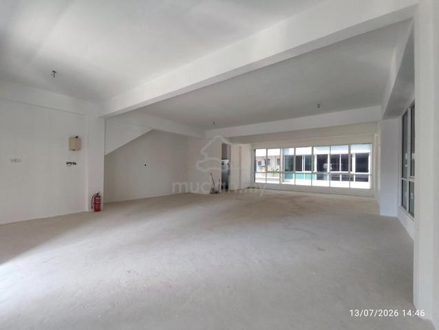 Royal Plaza Putatan - 1st Floor Shoplot 1
