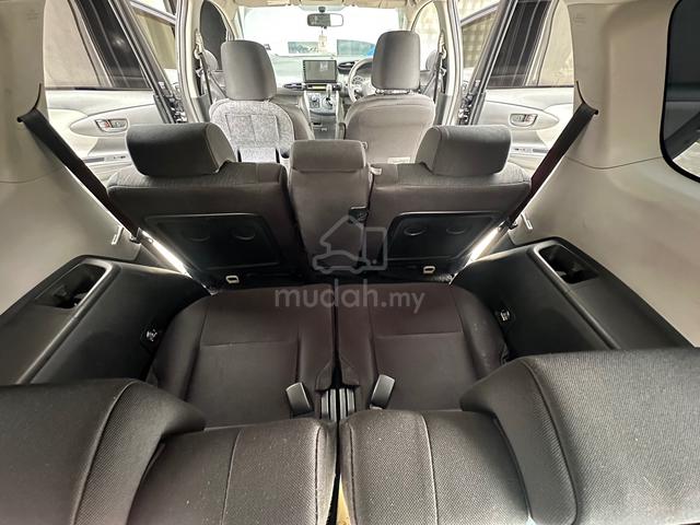 Toyota WISH 1.8 S (A) - 5