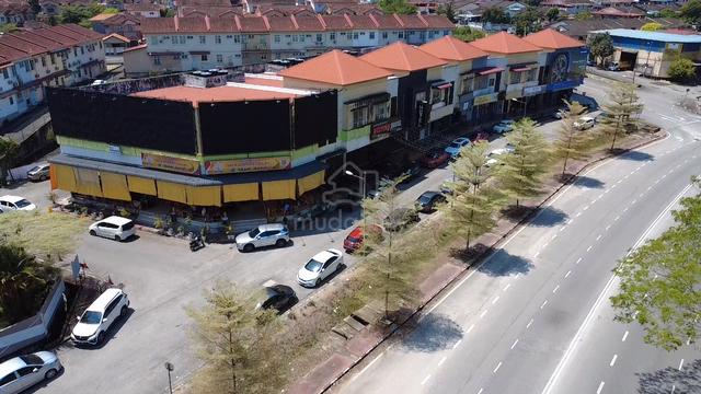 FACING MAINLOAD Shoplot Seri Akasia Kulim Pondok Labu For Sale 1