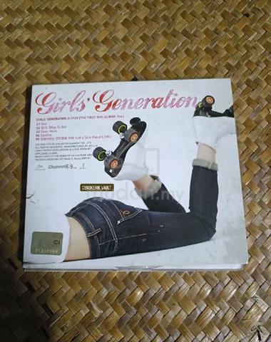 Girls' Generation (SNSD) - The 1st Mini Album - photo 2 of 4